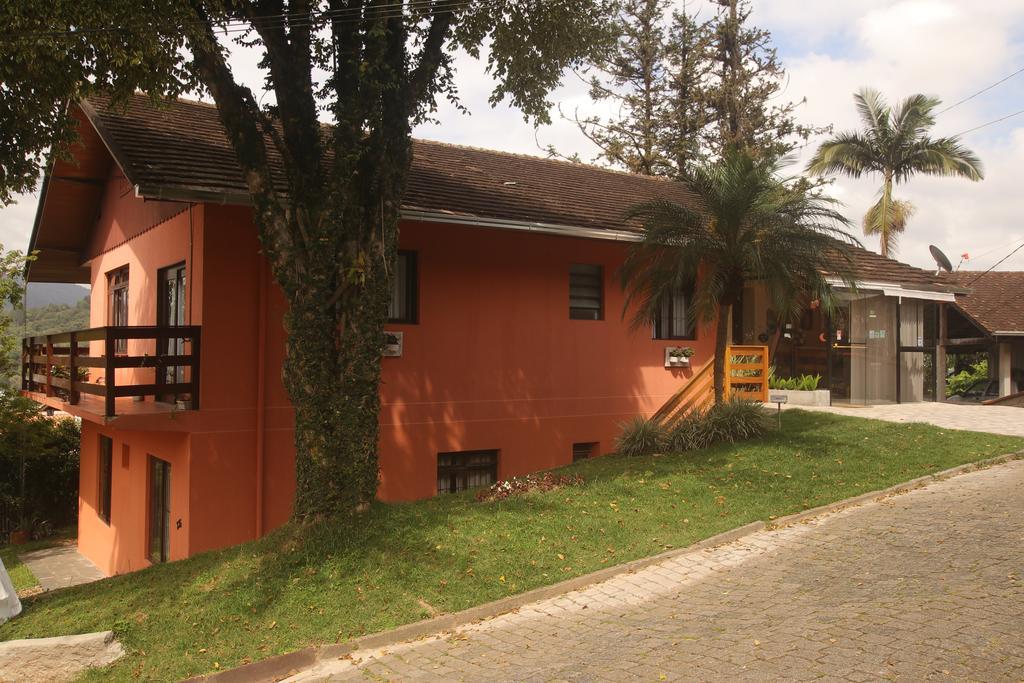 Pousada Brigite Hostel Blumenau Exterior foto